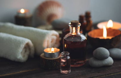 オイルマッサージの落ち着いた空間をイメージした写真